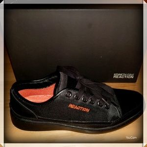 Kenneth Cole Reaction Leather Sneakers - 8 1/2 Med
